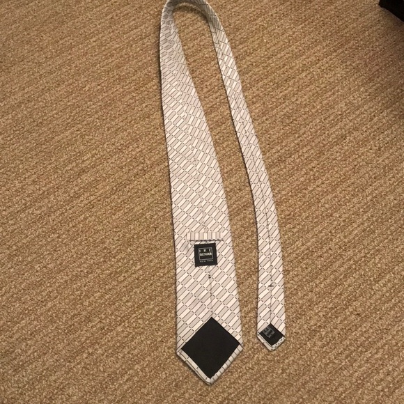 Ike Behar Silver patterned tie Handmade in USA - Picture 3 of 5